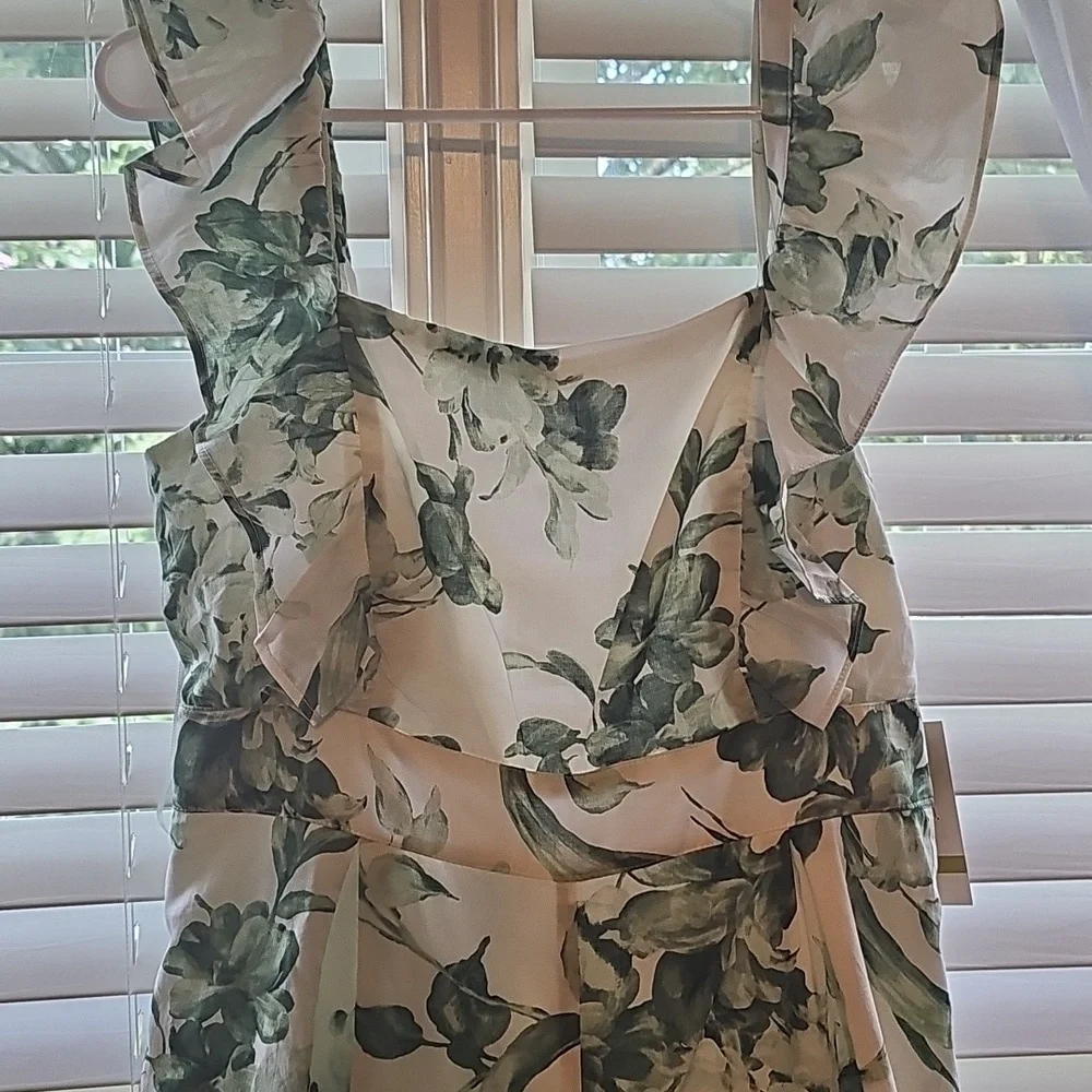 Floral Green and White Jumpsuit - Picture 4 of 7